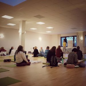 Unsere Kursleitung Gauri im Yoga Vidya Bad Meinberg