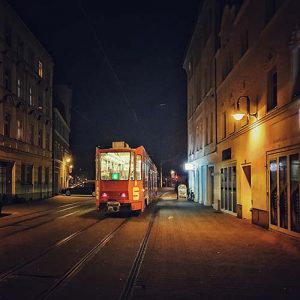 Die Fridedrich Ebert Straße in Cottbus bei Nacht